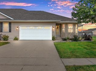 680 Miles St, Robins, IA 52328