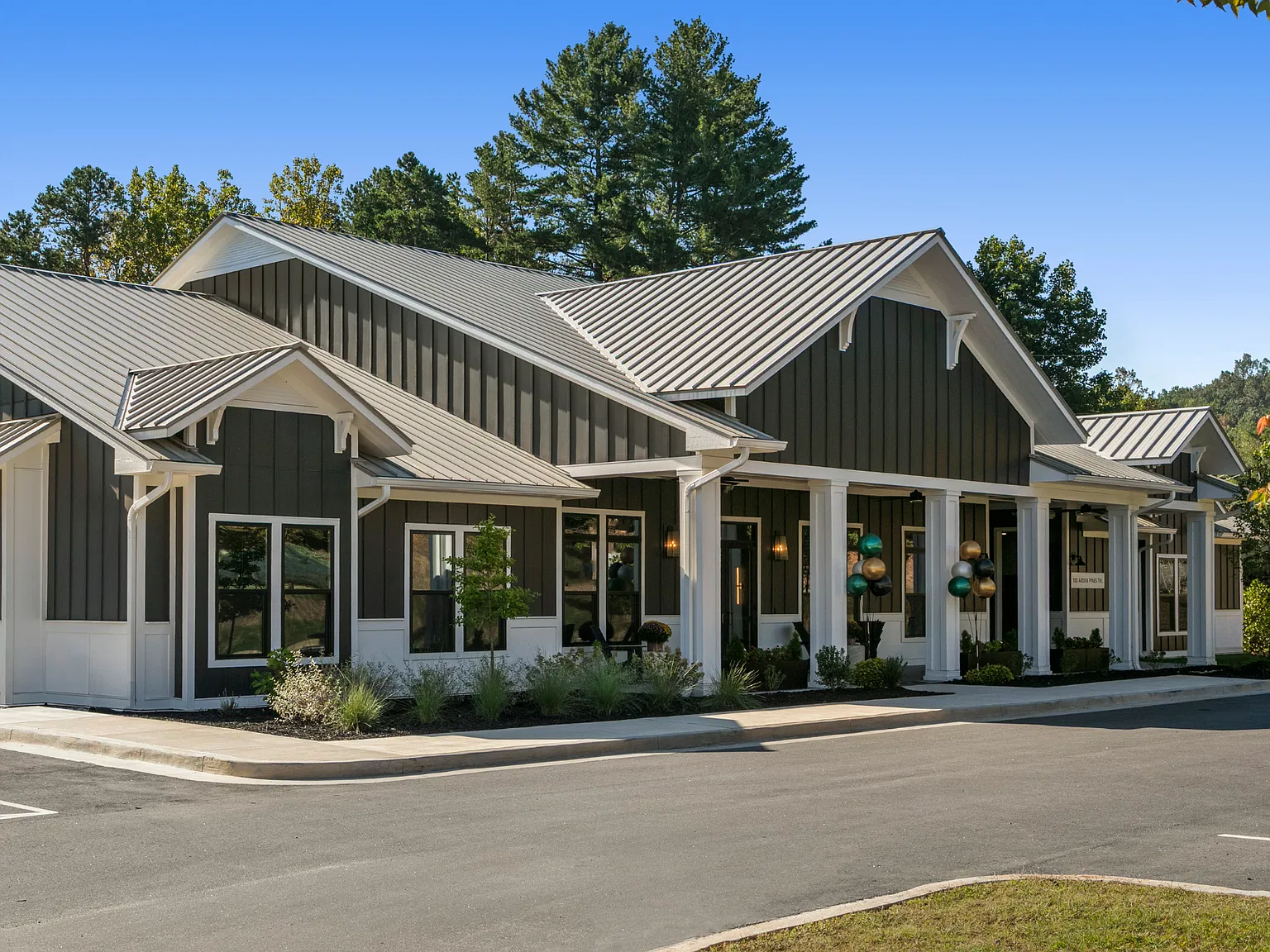 Arden Pines Luxury Apartments — Photo 4