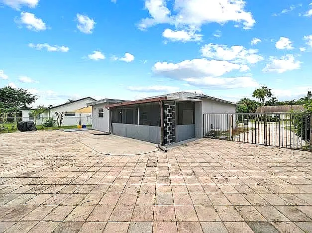 19426 Colorado Cir — Photo 13