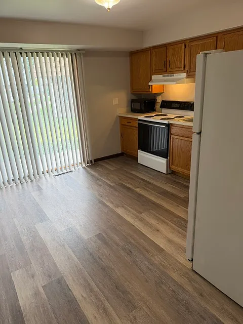 3 bed, 1.5 bath, $1,450 — Photo 4