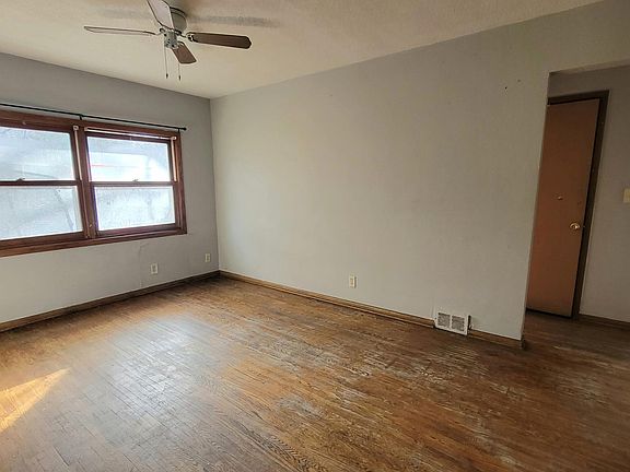 5th image of 604 Oakdale Ave