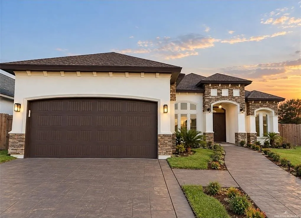 4 bed, 5.0 bath, 2515 sqft, $2,600 — Photo 1