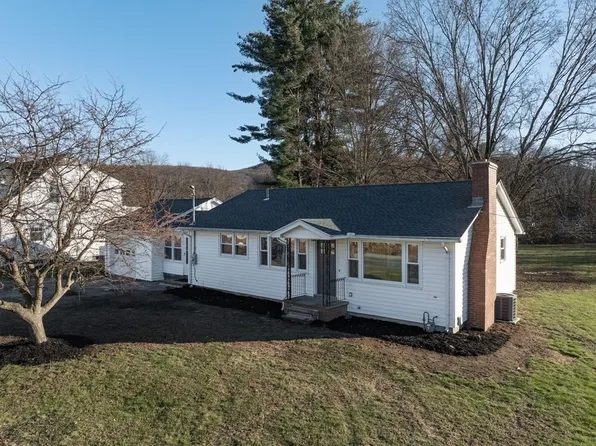 140 Everett St, Easthampton, MA 01027