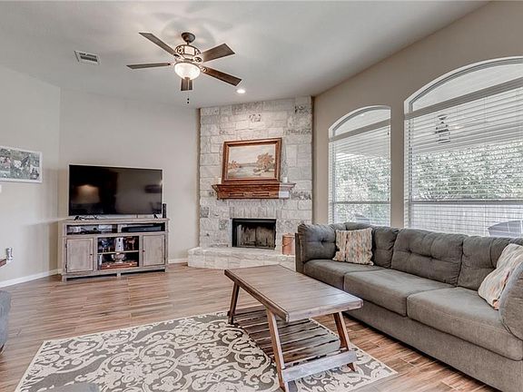 4th image of 2205 Settlers Park Loop