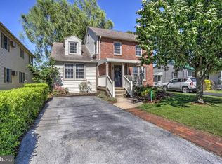 317 S Railroad Ave, New Holland, PA