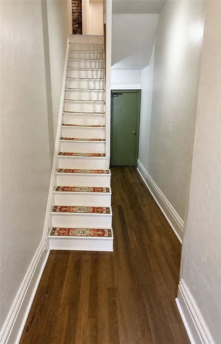 1 bed, 1100 sqft, $1,595 — Photo 3