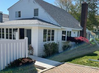 31 Sea Breeze Ave, Niantic, CT 06357