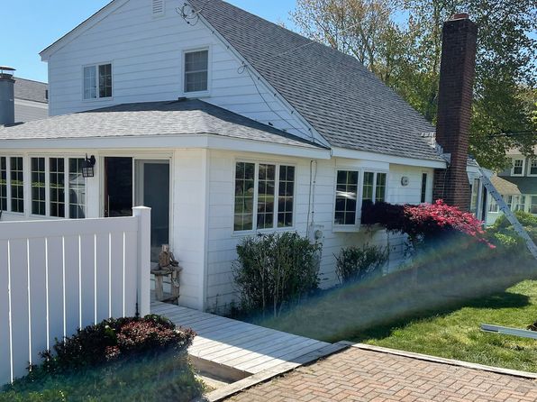 31 Sea Breeze Ave