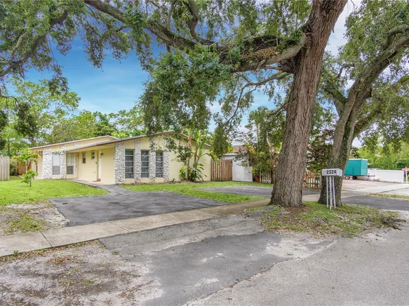 2324-2326 Liberty St, Hollywood, FL 33020