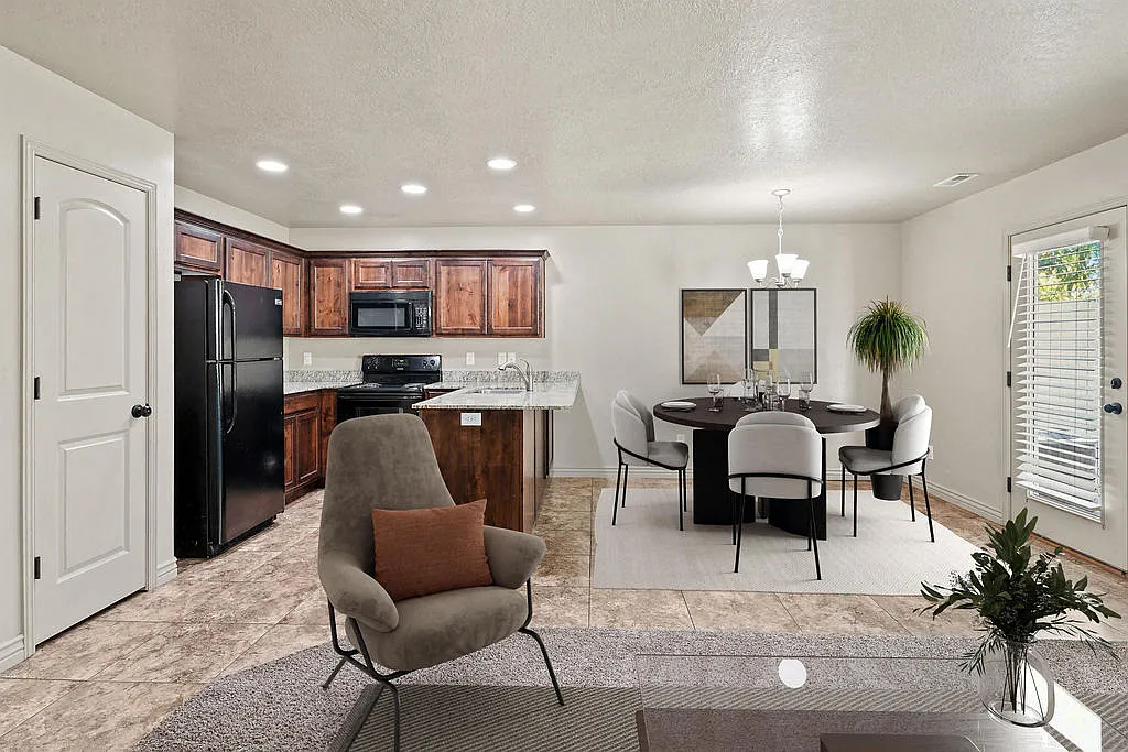 Angels Landing Townhomes — Photo 2
