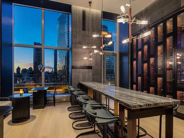 138 Willoughby Street image 13 of 19