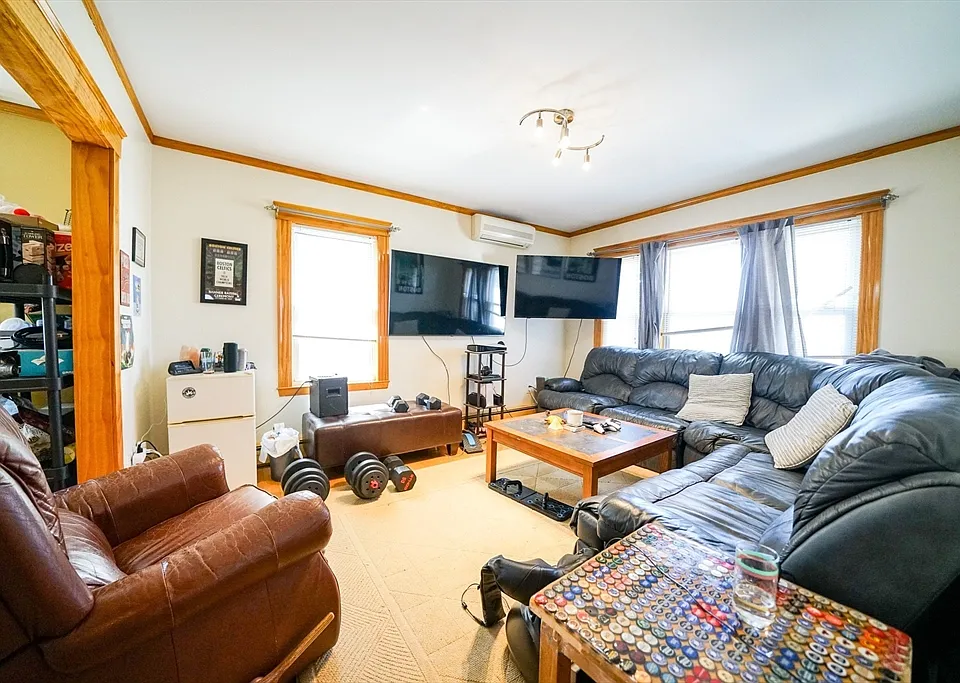 59 Court St #2
