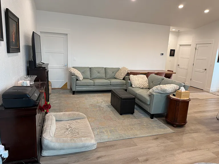 502 Pheasant Ln — Photo 5