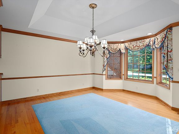 4th image of 147 N Buckingham Dr
