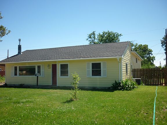 3rd image of 1029 Cedar Ave