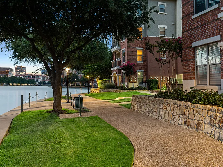 Olympus Las Colinas — Photo 58