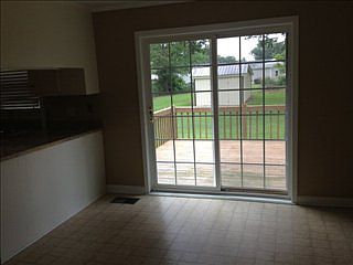 4th image of 176 Oak Circle Dr