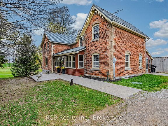 3rd image of 3531 Governors Rd