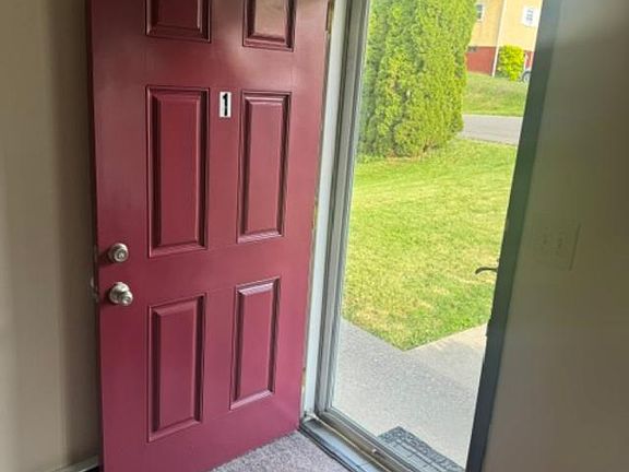 3rd image of 900 Wallace St #1