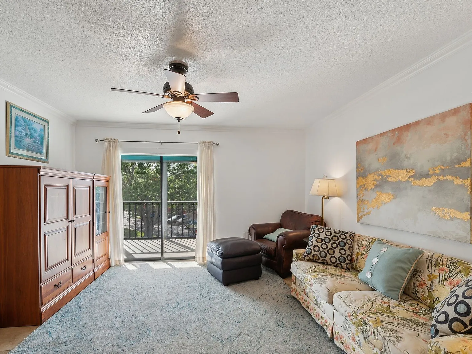 2 bed, 894 sqft, $2,000 — Photo 2