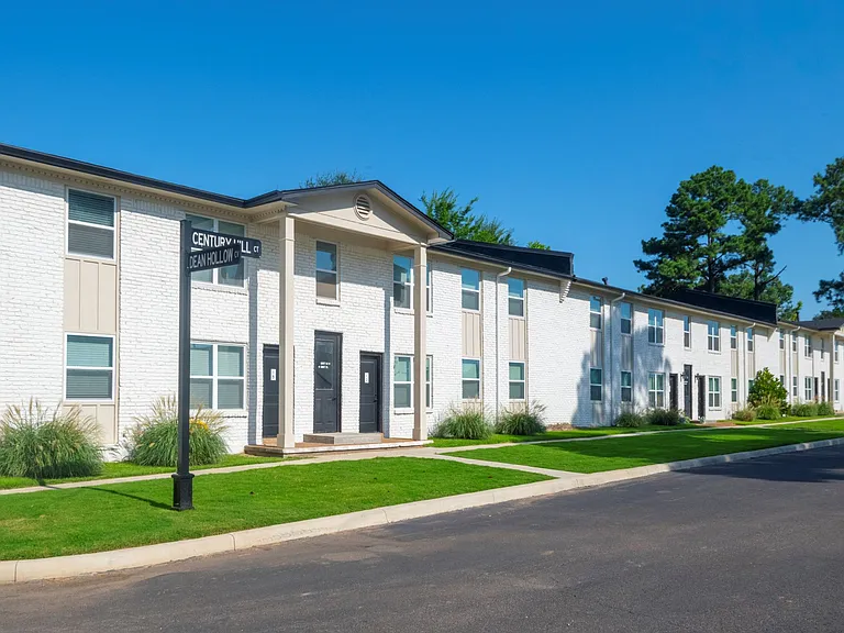Century Apartments — Photo 9