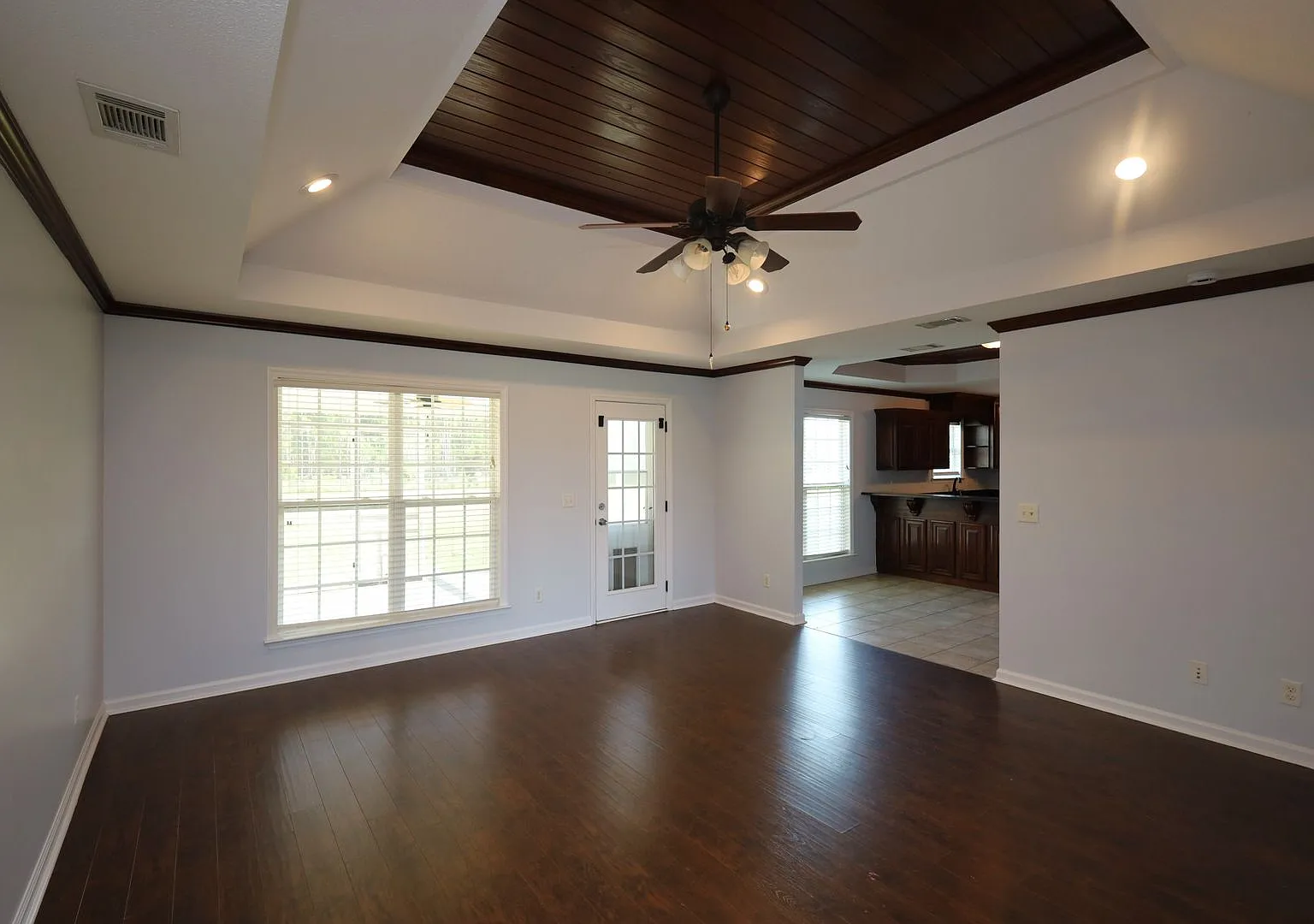 124 Mill Pond Pl — Photo 3
