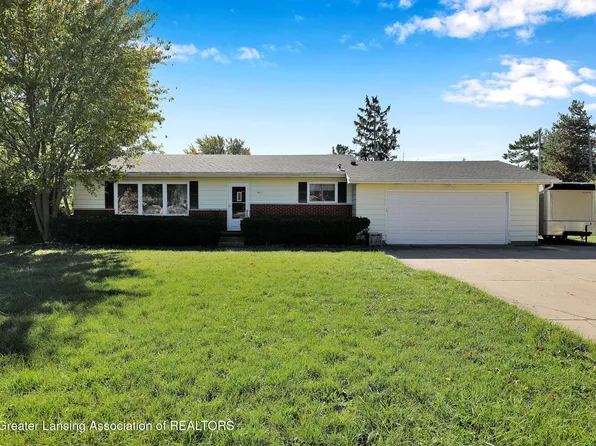 4311 Woodhaven Dr, Lansing, MI 48917