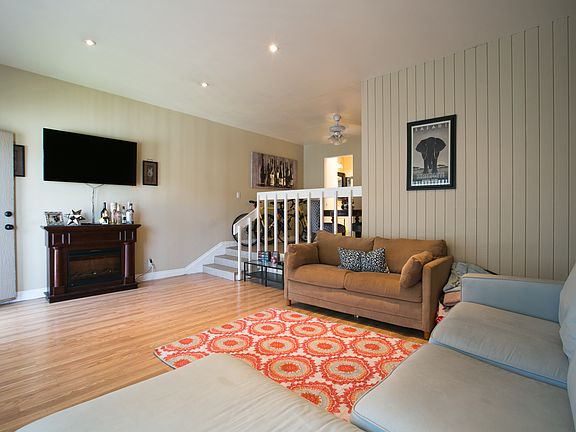 3rd image of 4545 Ramona Ave APT 6