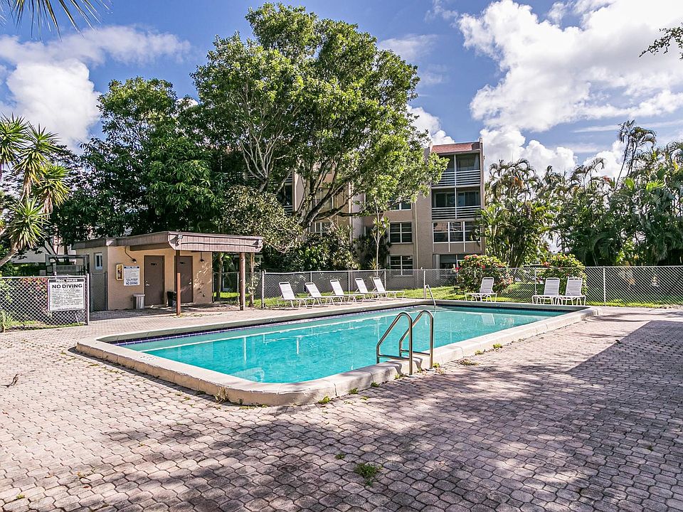 1st image of 9431 Live Oak Place #307