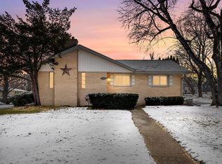 5305 W Calumet Rd, Milwaukee, WI 53223