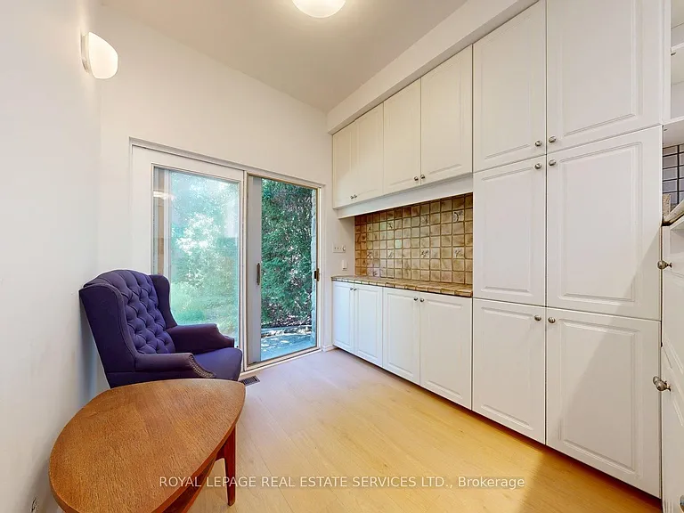 31 Burnhamthorpe Park Blvd — Photo 17