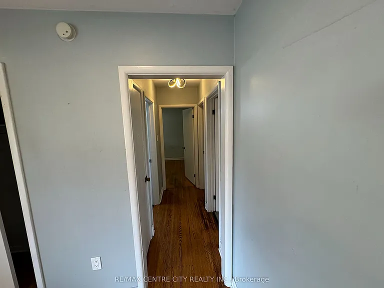 10 Tewksbury Cres — Photo 15