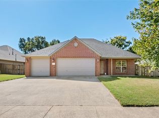 8409 W Vista Terrace Dr, Fayetteville, AR 72704