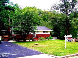 4401 Roundhill Rd, Alexandria, VA 22310