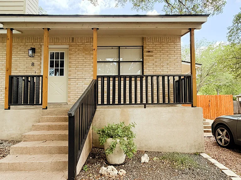 7004 Oak Meadow Cir #B — Photo 21
