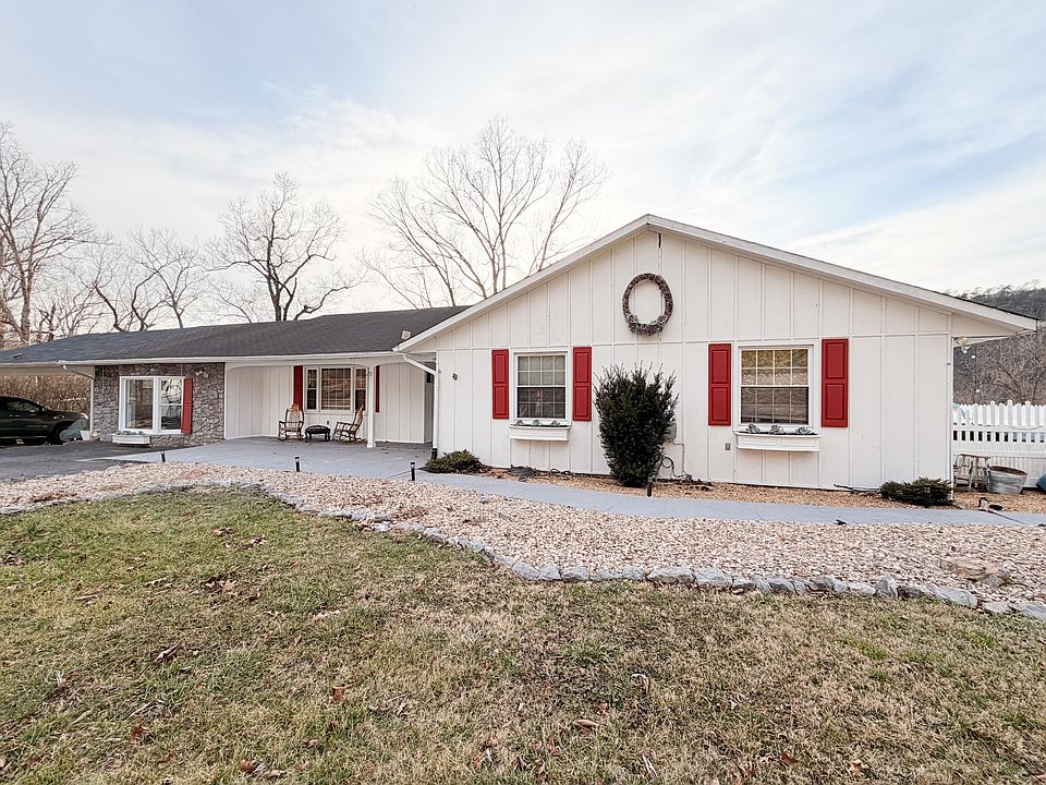 1st image of 306 Woodbrook Dr