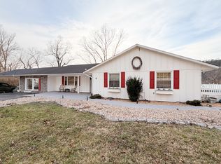 306 Woodbrook Dr, Covington, VA 24426