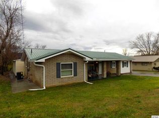 3320 Teaster Ln, Pigeon Forge, TN 37863