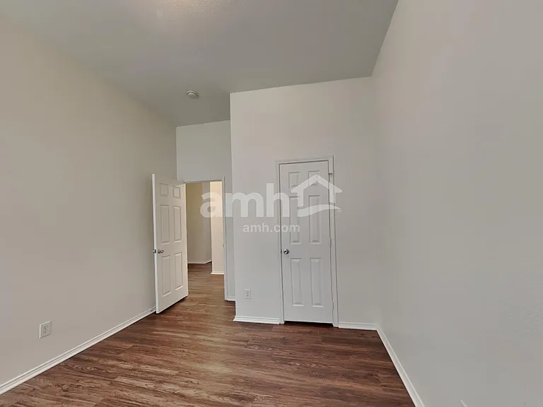 1207 Fox Glen Trl — Photo 24
