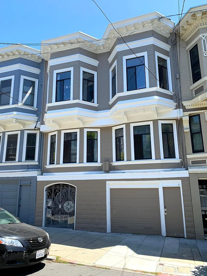 55-57 Ramona — Photo 1
