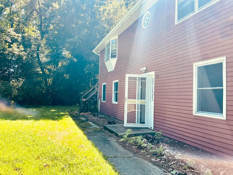 19 Old Amherst Rd #1 — Photo 12