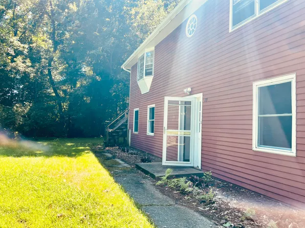 19 Old Amherst Rd #2, Belchertown, MA 01007