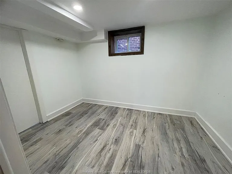 41 Alexandra Ave SW #BACK — Photo 10