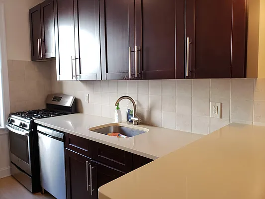 Rented by Zuz Realty | media 11