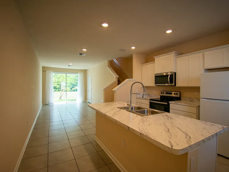 882 Rotary Rd — Photo 8