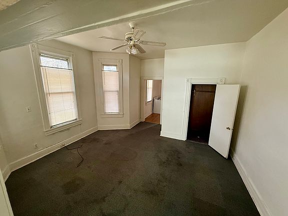 5th image of 925 Easton St #927-A