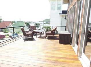 21 Lafayette Ave, Grand Haven, MI 49417