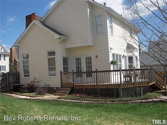 5th image of 141 Cumberland Green Dr