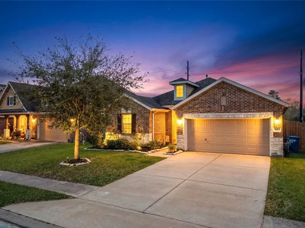 4610 Legends Bay Dr, Baytown, TX 77523