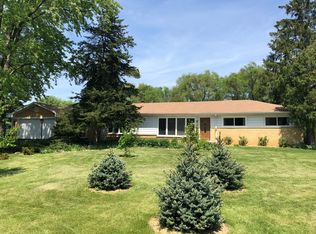 1212 Algonquin Rd, Fox River Grove, IL 60021